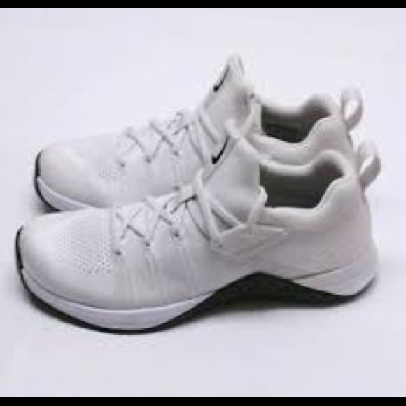 ❤️NWT Nike Nike Metcon Flyknit 3 Sneakers White/pl - Picture 6 of 6